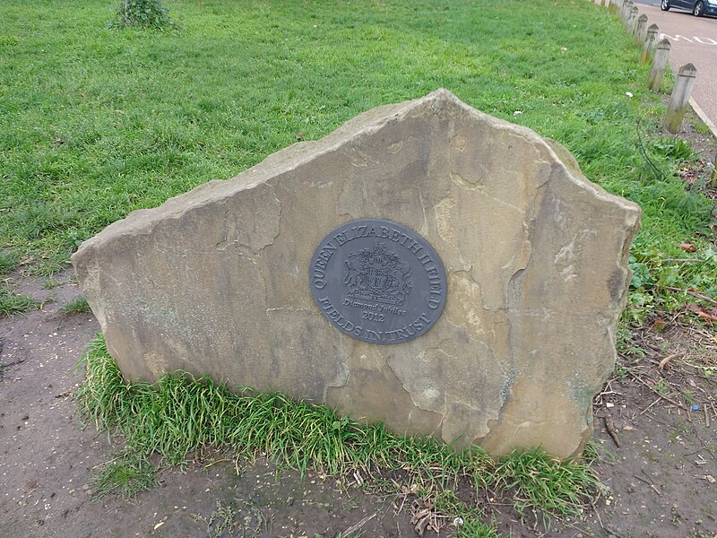 File:Recent name plate erected at southern end of Figges Marsh, image 1 of 2.jpg