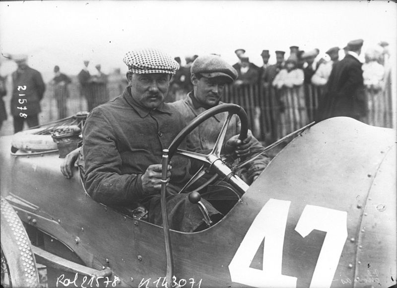 File:René Thomas in his Lion-Peugeot at the 1912 French Grand Prix at Dieppe.jpg