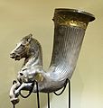 Hopeinen hevosrhyton, 300-luku eaa.