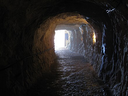 Pedestrian tunnel between the grottoes