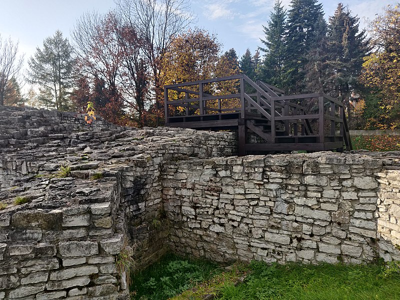 File:Sławków Castle (4).jpg