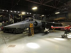 'n SALM Mirage F1 word vertoon by die Suid-Afrikaanse Lugmagmuseum.