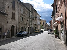 La strada provinciale 14 nei pressi di Piazza Umberto I