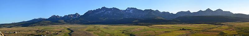 File:Sawtooth Mountains, ID, USA, panorama as seen from Stanley.jpg