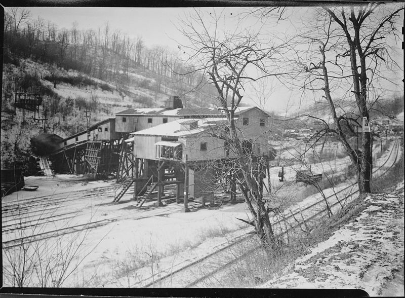 File:Scott's Run, West Virginia. Jere, mine tipple - Mine bankrupt and closed since December 1936. The camp of this mine... - NARA - 518385.jpg