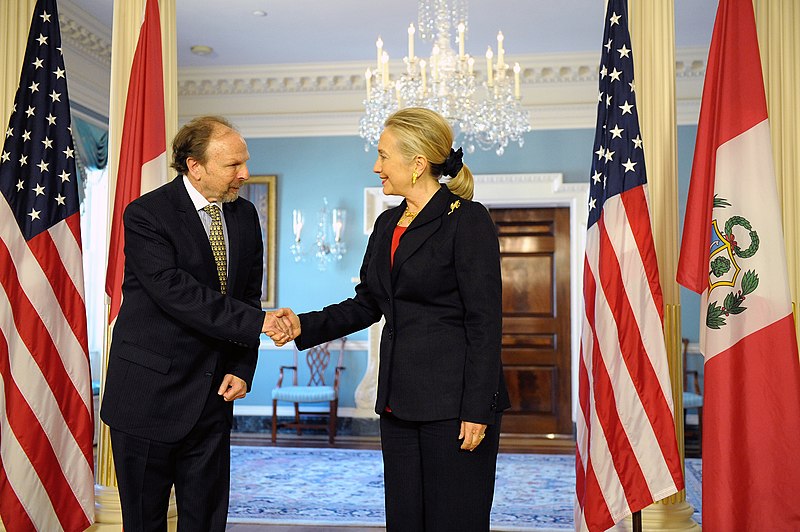 File:Secretary Clinton Meets With Peruvian Prime Minister Salomon Lerner Ghitis (6281040147).jpg