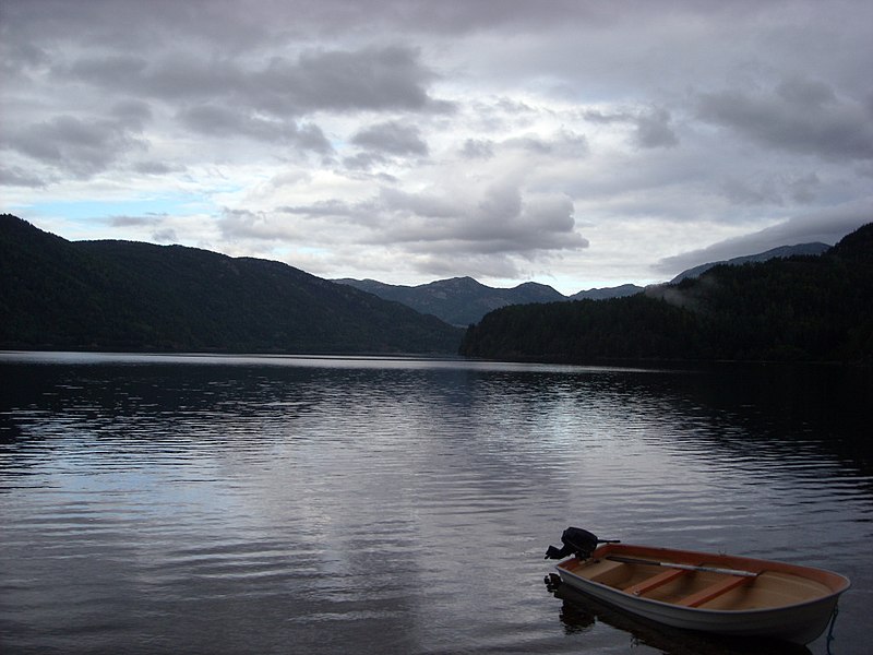 File:Seljord lake.JPG