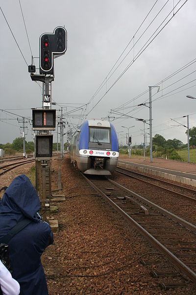 File:Signal V1 gare de lison 07.jpg