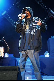 Snoop Dogg performing at Bucharest.