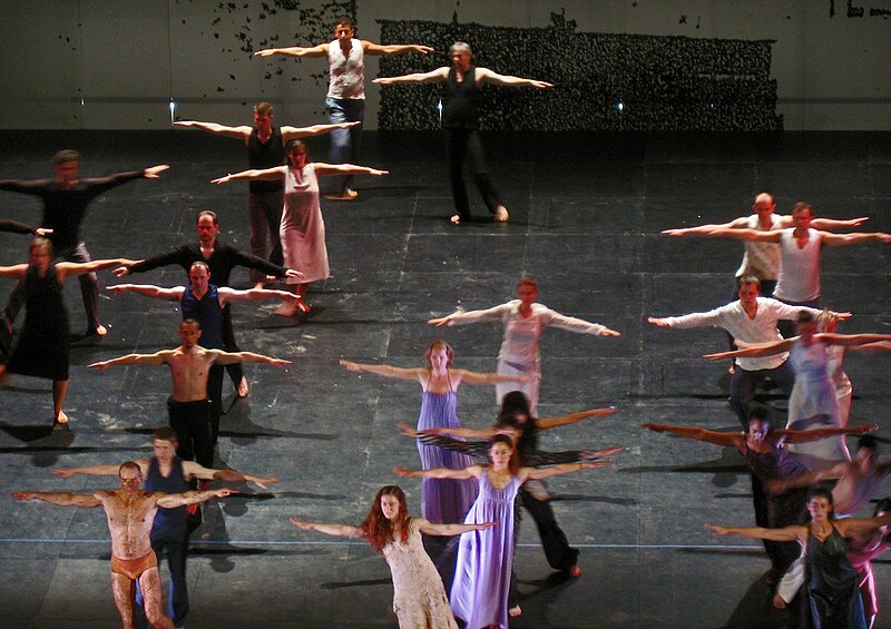 File:Spectacle Sasha Waltz au Staatsoper.jpg