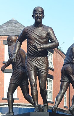 Statue of Howard Kendall, Everton's Holy Trinity.jpg