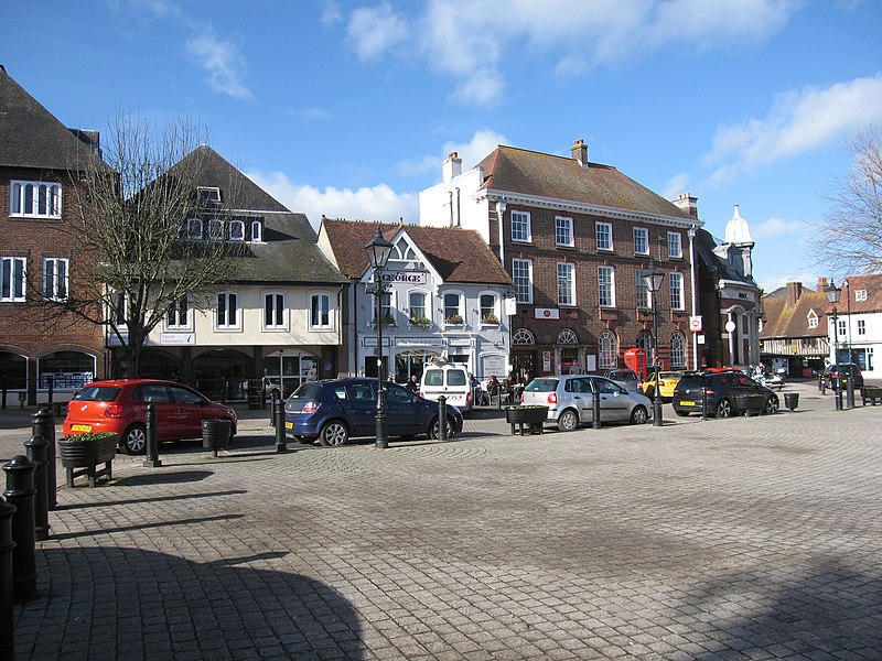 File:The Square, Petersfield - geograph.org.uk - 3854031.jpg