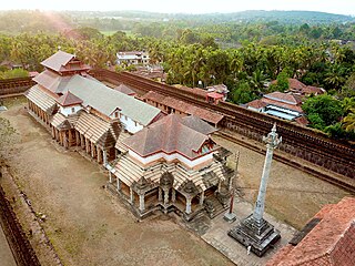 <span class="mw-page-title-main">Saavira Kambada Basadi</span> Jain temple in Karnataka, India