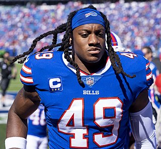 <span class="mw-page-title-main">Tremaine Edmunds</span> American football player (born 1998)