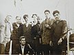 Кочегар Николай и электрик Шумилов (его глаза закрыты) с сирийцами на борту судна Нежин в Сирии. Фото датировано между июнем 1956 и 1958 годом. Шумилов погиб в автомобильной катастрофе в Одессе в 1980-х.