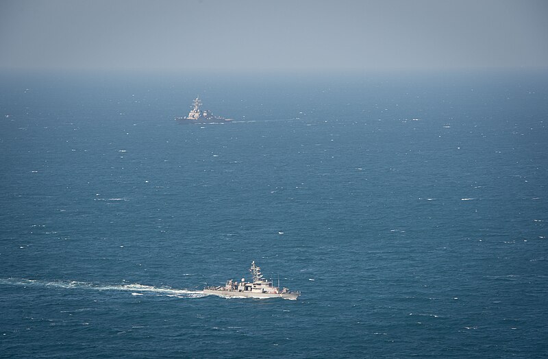 File:USS Mitscher (DDG 57) 150114-N-RB546-047 (16446142801).jpg