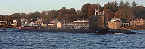 USS Vermont (SSN-792), 15 Ekim 2020'de (201015-N-AY957-202) Groton, Connecticut'ta (ABD) Thames Nehri üzerinde yol alıyor.