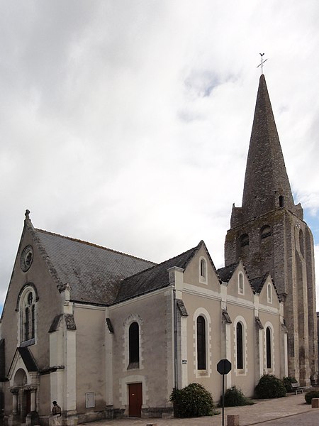 File:Veigné (Indre-et-Loire) Église Saint-Maxent.JPG