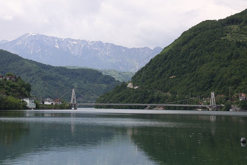 File:Viseći most Ostrožac.jpg