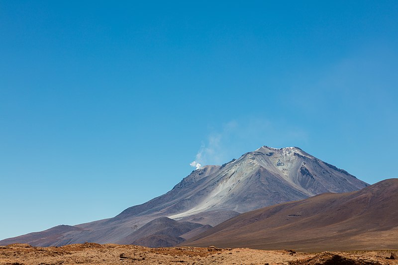 File:Volcán de Ollagüe, Bolivia, 2016-02-03, DD 91.JPG