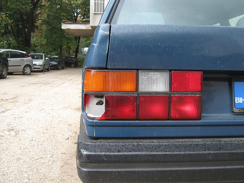 File:Volvo 740 3.JPG