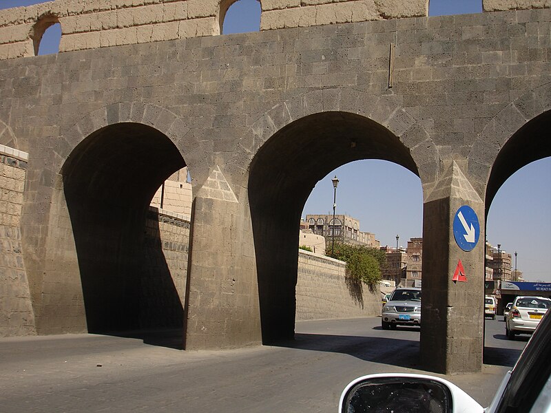 File:Wadi highway, Sana'a Yemen.jpg