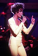 A Marry the Night és a Fashion of His Love dalokban Whitney Houston hatása érződik