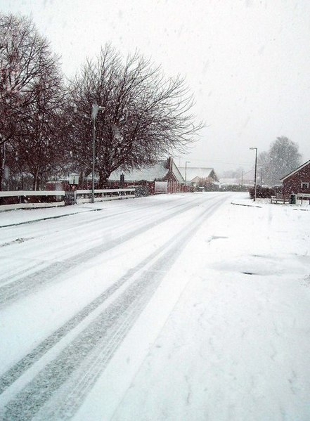 File:Winter in steeple Bumpstead - geograph.org.uk - 137140.jpg