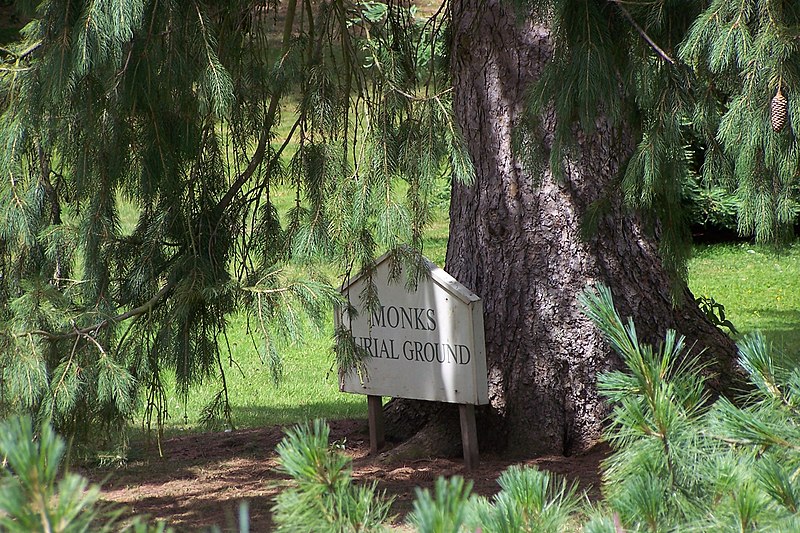 File:WoburnAbbey MonksBurialGround.JPG