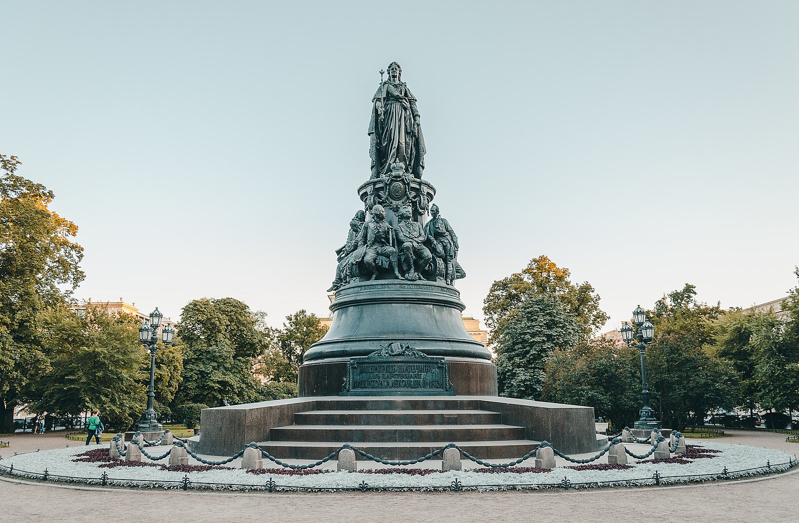 памятник екатерине 2 в санкт петербурге