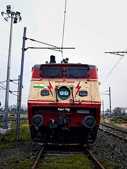 'RajHans' TKD WAP1 22006 Standing at Katihar.jpg