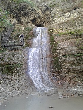 Один из водопадов Нихалоевского каскада