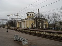 Вид на вокзал с платформы