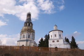 Храмовый комплекс в 2017 году (слева − Васильевская церковь, справа − Покровская)