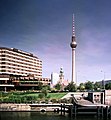 19860930200NR Berlin-Mitte Palasthotel Fernsehturm Marienkirche.jpg