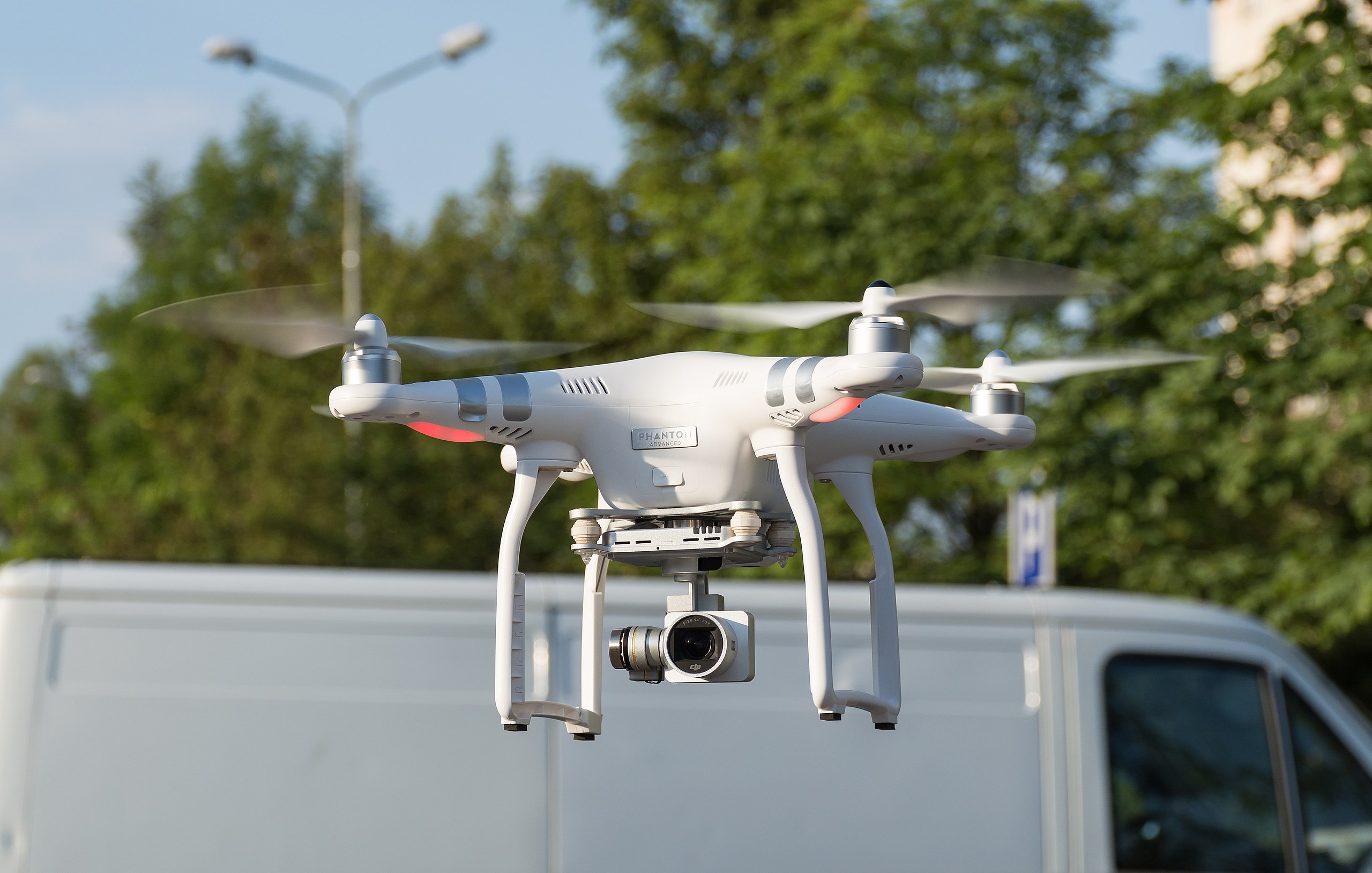 File:2015 Dron DJI Phantom 3 Advanced.JPG - Wikimedia Commons