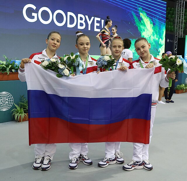 L–R: Team champions Vladislava Urazova, Yana Vorona, Viktoria Listunova, and Elena Gerasimova of Russia