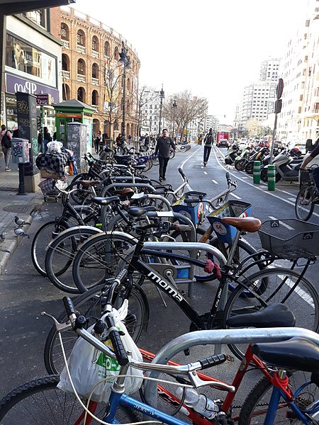File:2020-02-27 Anell Ciclista al carrer Xàtica de València 06.jpg