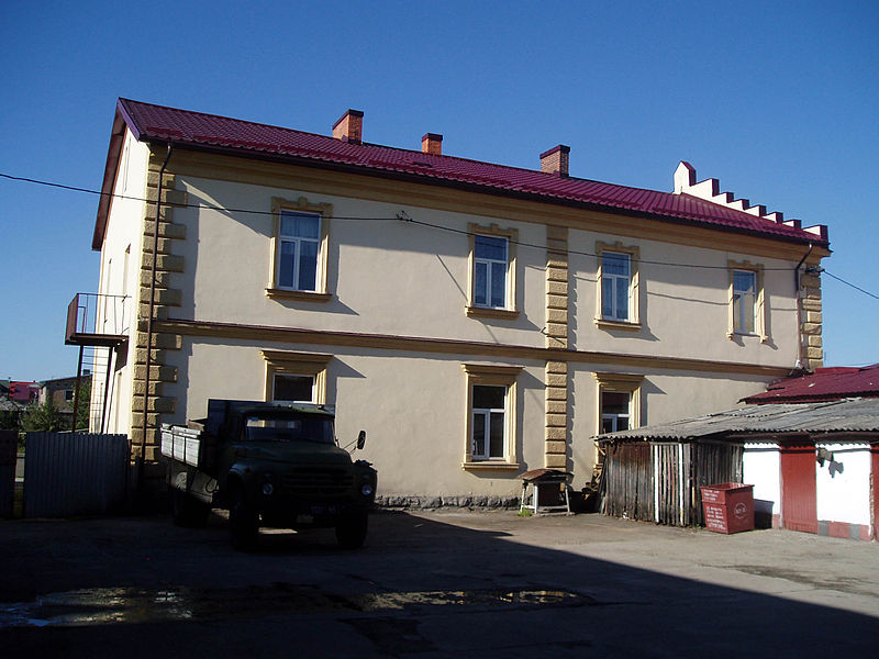 File:20 Hrushevskoho Street, Rava-Ruska (02).jpg