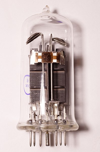 File:6С41С (6C41C or 6S41S) triode, Ulyanovsk, no flashing, 1988 02.jpg