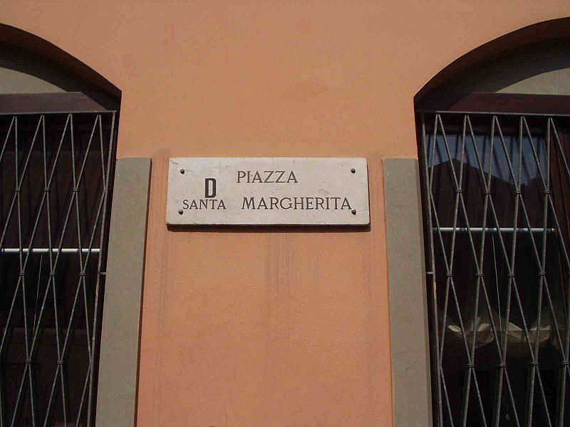 File:90 Monza San Maurizio piazzetta Santa Margherita.jpg