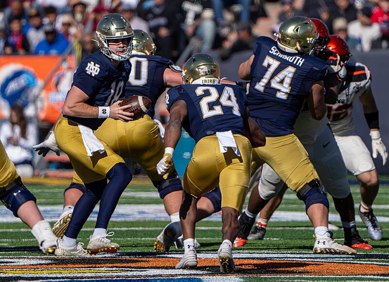 File:90th Annual Tony the Tiger Sun Bowl game (8189157).jpg