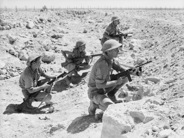 A patrol from the 2/13th Infantry Battalion at Tobruk (AWM 020779)
