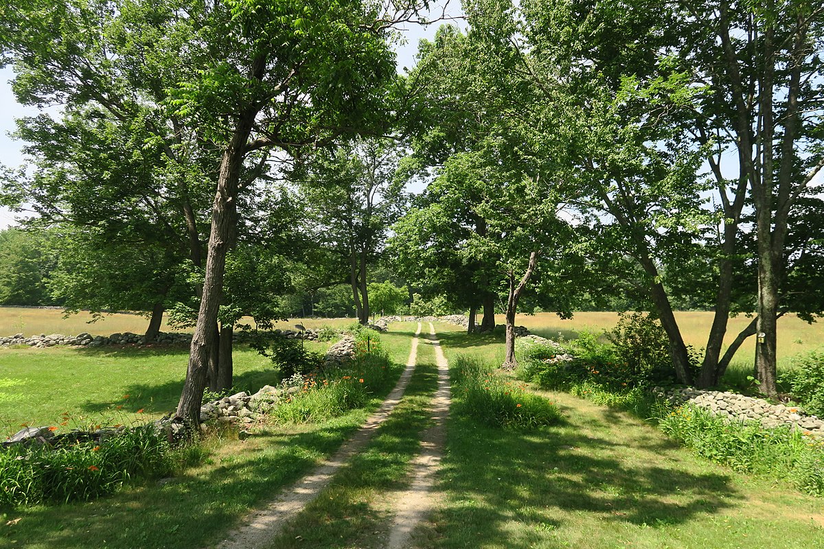 Лодки на аллеях парка монсон. Амхерст Нью-Гэмпшир.