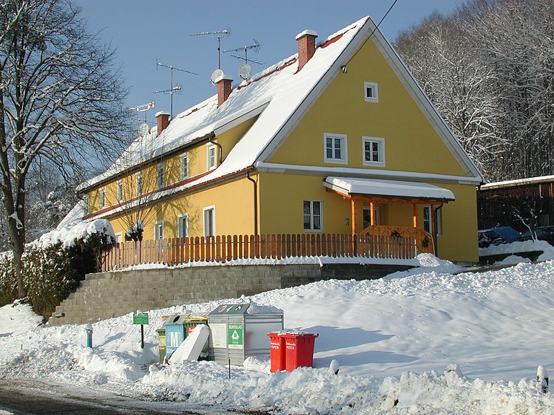 File:Aflenz-ehemaliges Bürohaus KZ-Aflenz.JPG