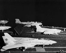 Nos chers amis américains  220px-Aircraft_on_USS_America_%28CV-66%29_during_attacks_on_Libya_1986