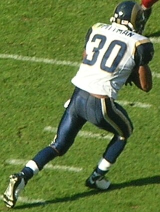 <span class="mw-page-title-main">Antonio Pittman</span> American football player (born 1985)