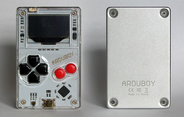 An Arduboy from the front and back.