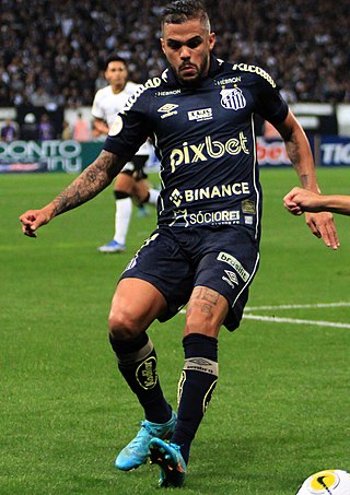 <span class="mw-page-title-main">Auro Jr.</span> Brazilian footballer (born 1996)