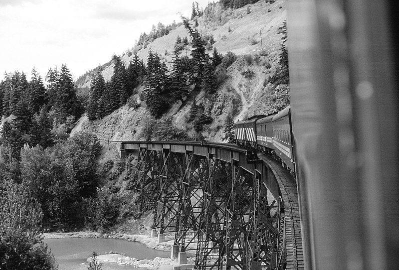 File:B&W Crossing The Fraser - CNR (14341299460).jpg